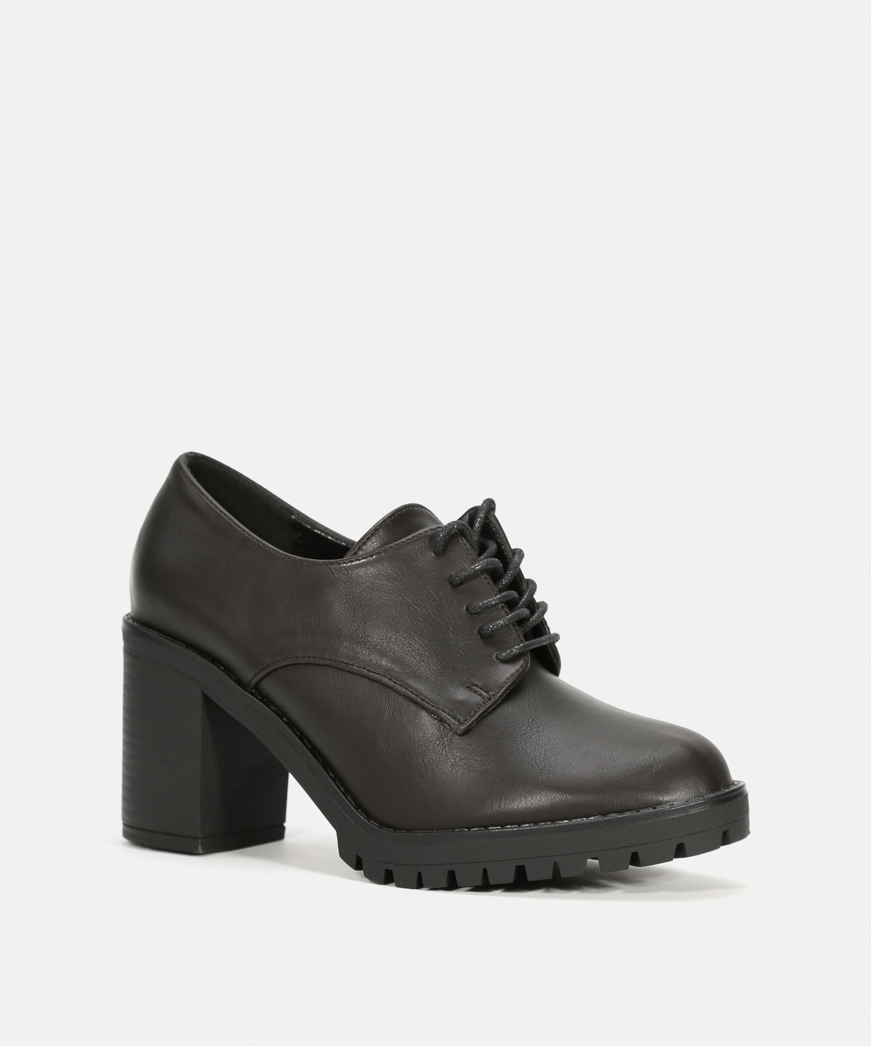 Zapatos tacón cordón